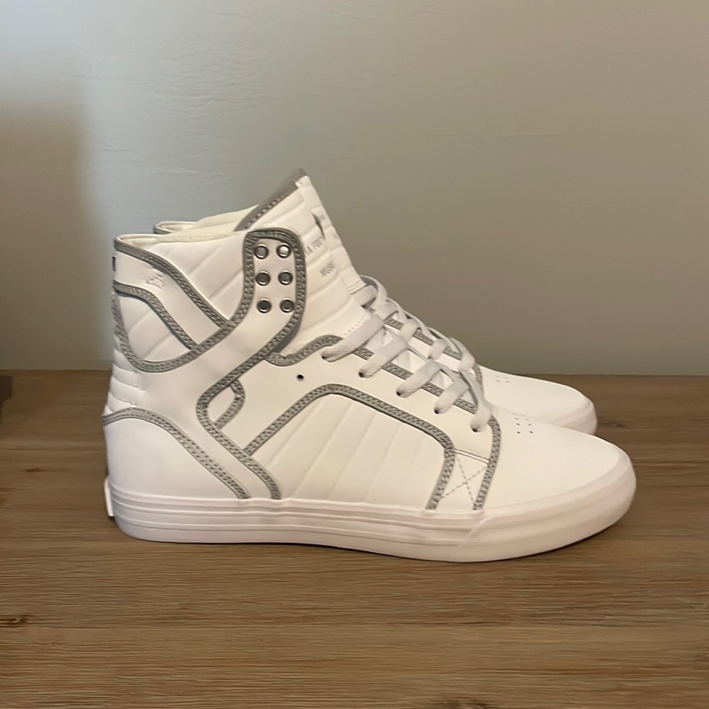 Supra Skytop